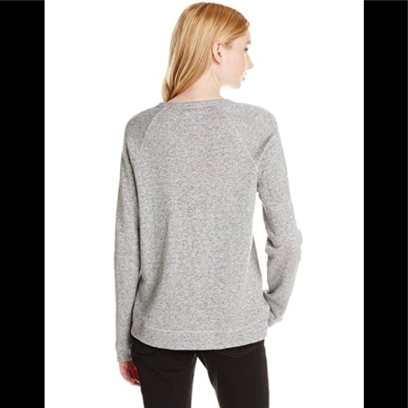 ⭐️SOLD⭐️Roxy Crewneck Sweatshirt - Picture 2 of 6